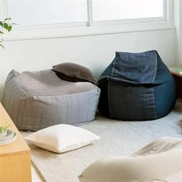 Les housses de poufs d'extérieur en polyuréthane nécessitent-elles des produi...